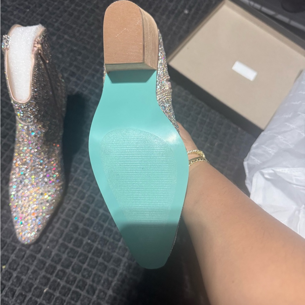 Betsey Johnson Sparkling Silver Ankle Boots - never used, NWT - Picture 3 of 3
